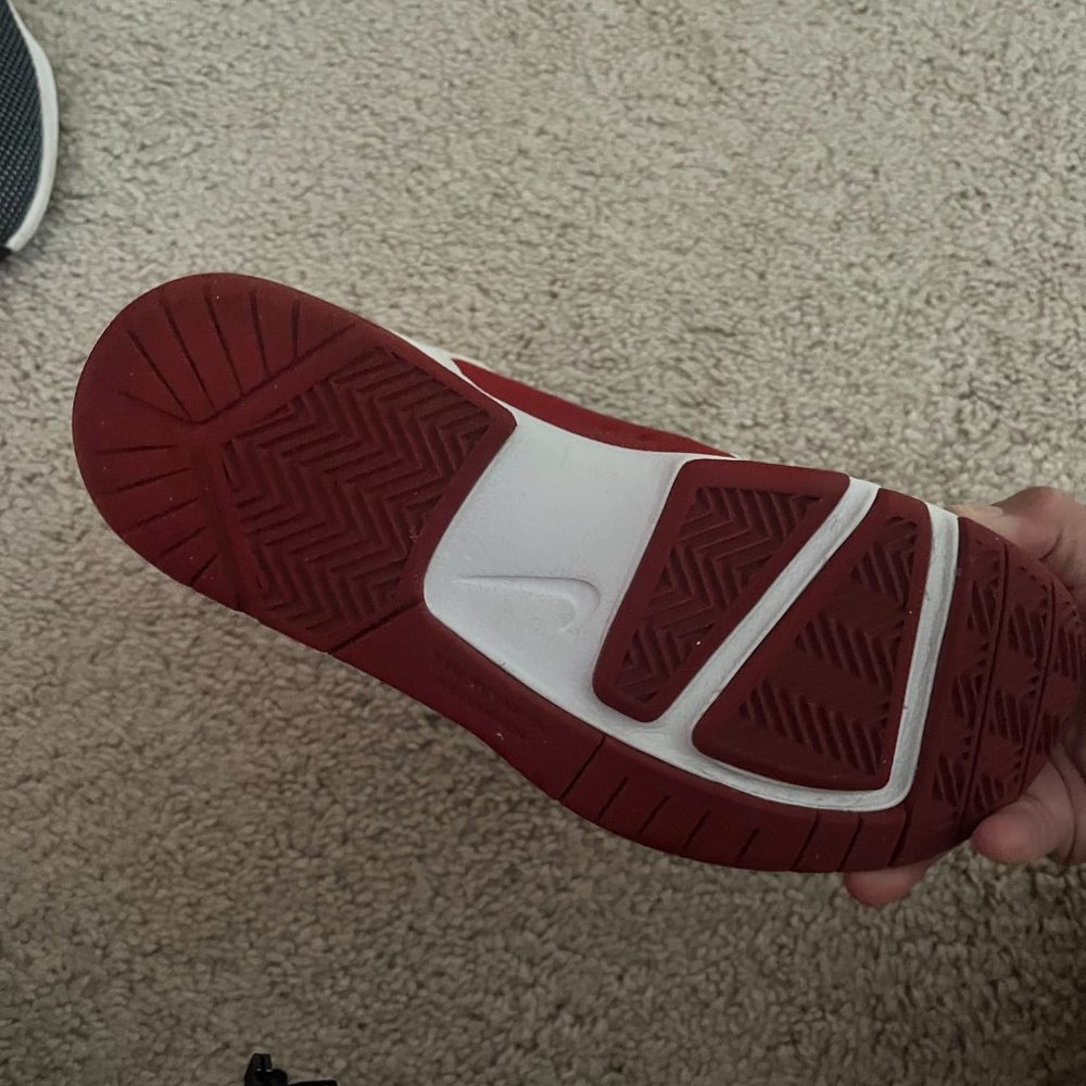Nike - Picture 3 of 4